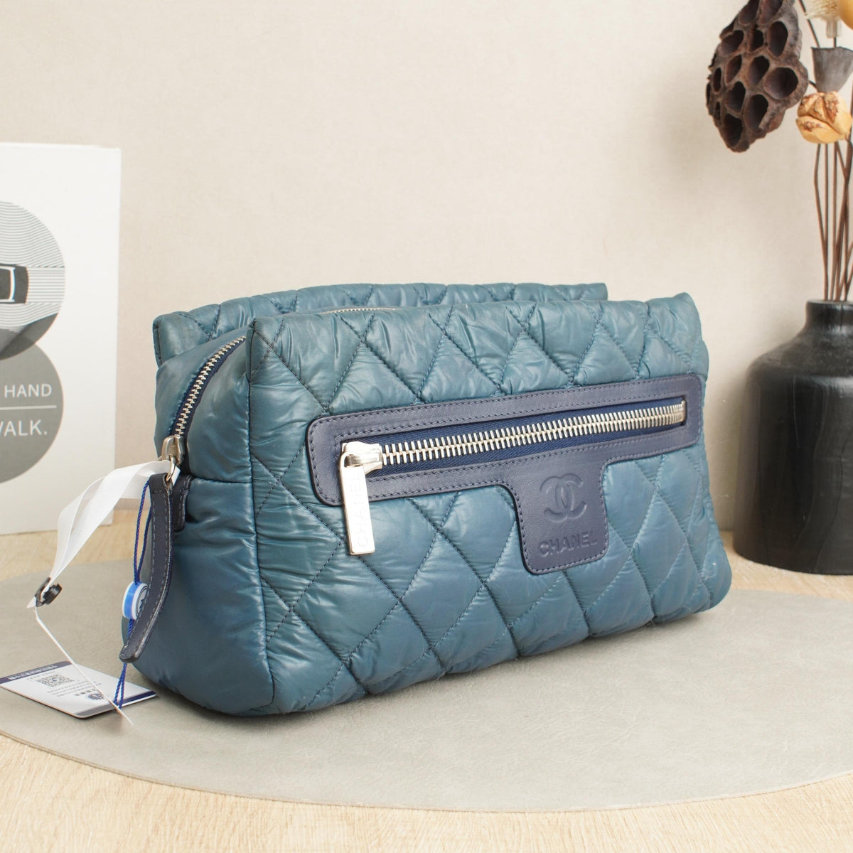 Chanel Clutches & Wristlets Quilted Clutch Bag in Deep Blue