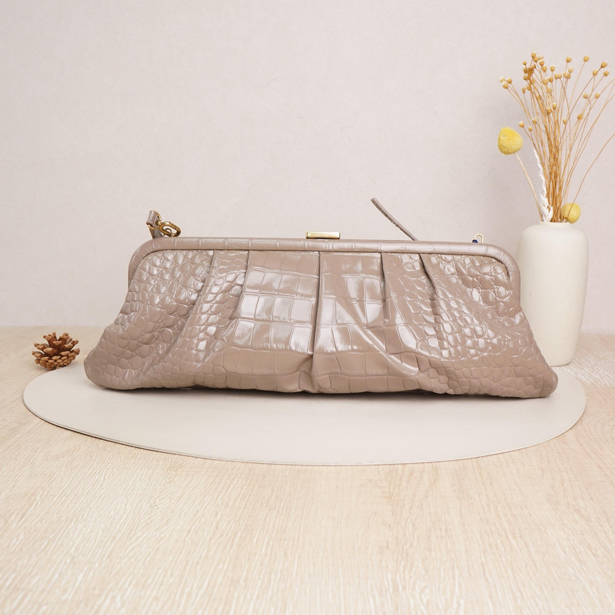 Pre-owned Balenciaga Calfskin Crossbody Bags Gossip Glossy Croc Embossed Leather Clutch Crossbody