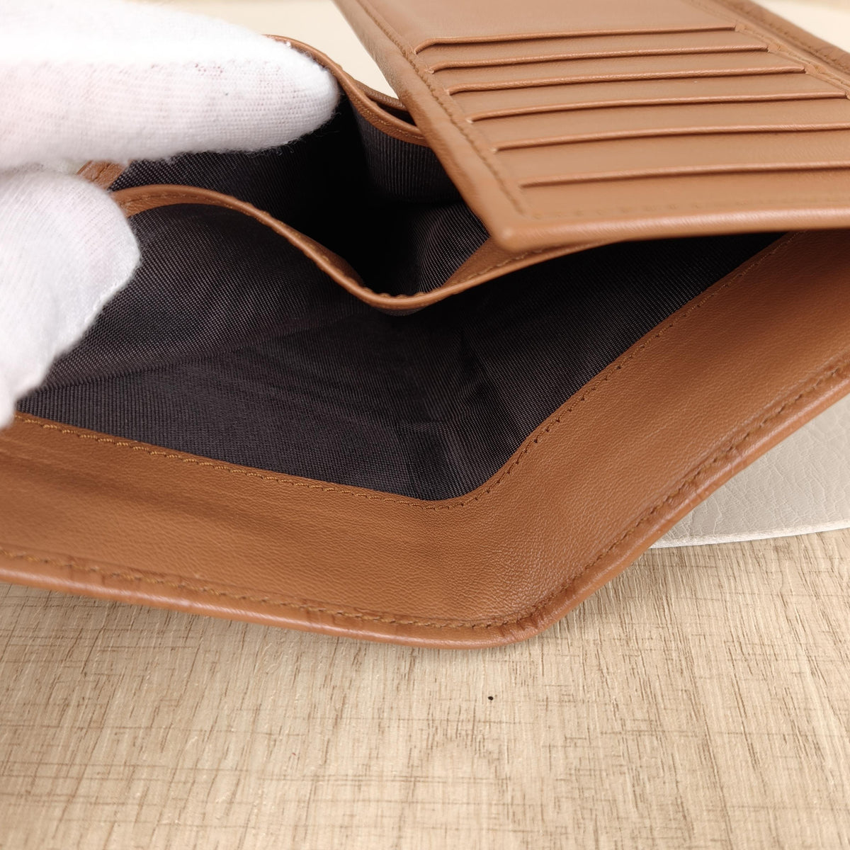 Pre-owned GUCCI Calfskin Small Leather Goods Guccissima Brown Embossed Full Snap Bi fold Wallet