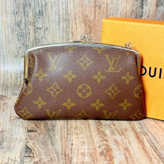 Pre-owned Louis Vuitton Coated Canvas Small Leather Goods Vintage Monogram Kiss lock Clutch Pouch