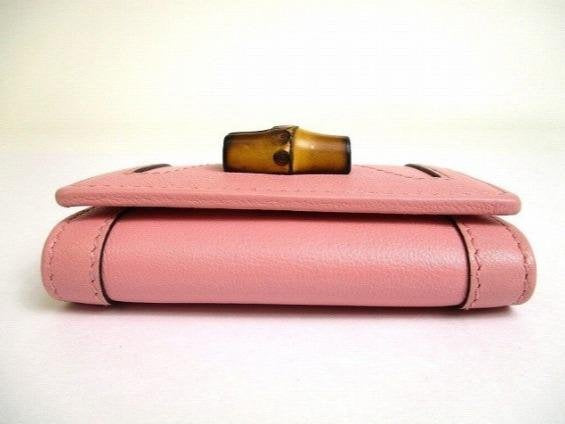 Pre-owned GUCCI Calfskin Small Leather Goods Pink Grain Leather Interlocking GG Natural Bamboo Clasp Key Case